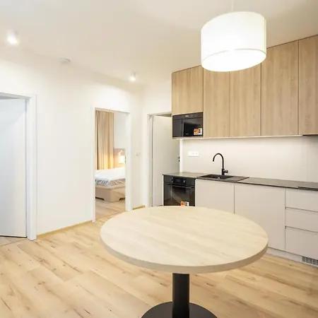 Madal Pri Besenovej Apartment
