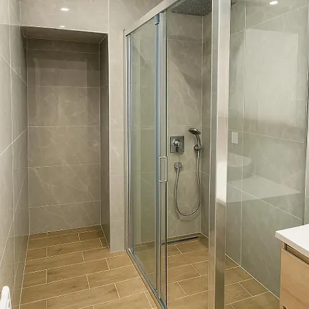 Madal Pri Besenovej Liptovska Tepla