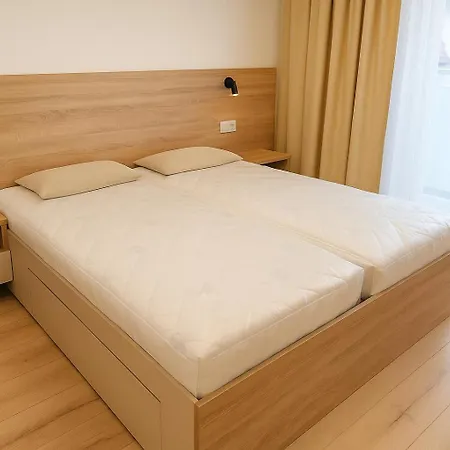 Madal Pri Besenovej Apartment *